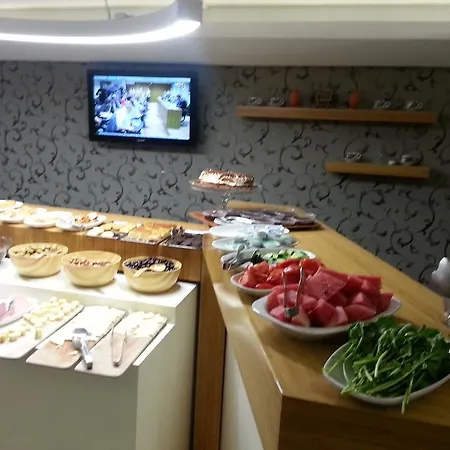 Grand Zeybek מלון 3*