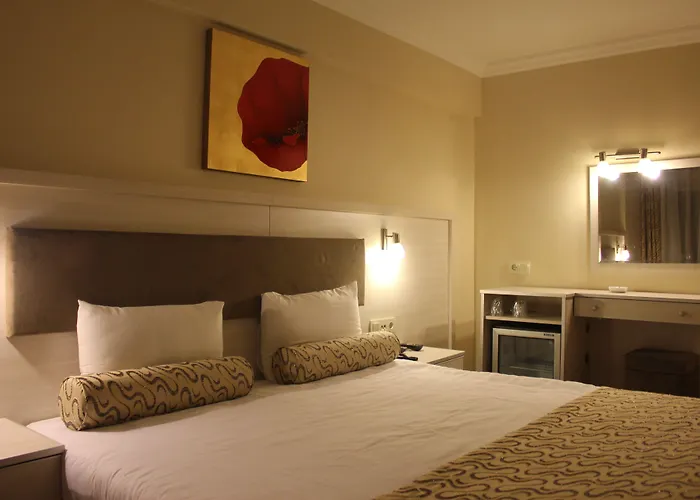 Grand Zeybek 3* İzmir