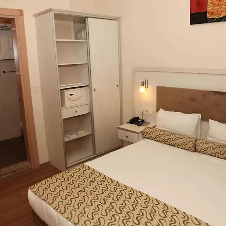 Hotel Grand Zeybek 3*