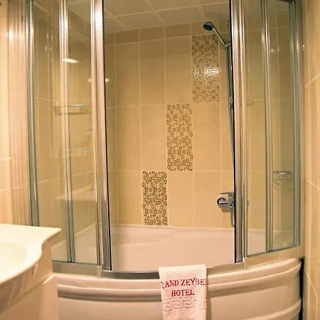 Hotel Grand Zeybek 3*