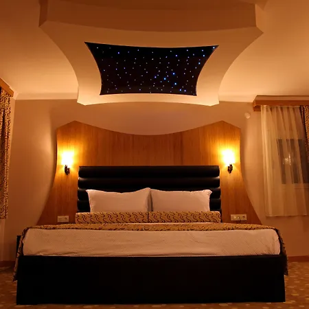 Hotel Grand Zeybek 3*