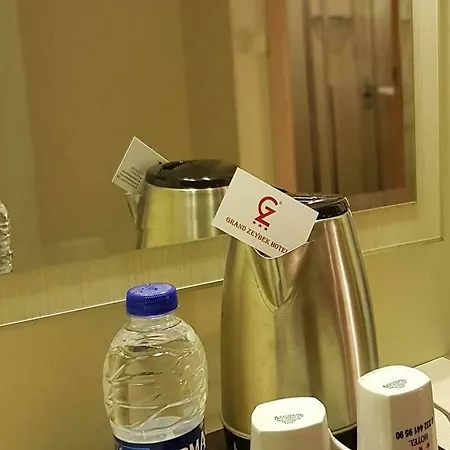 Hotel Grand Zeybek 3*