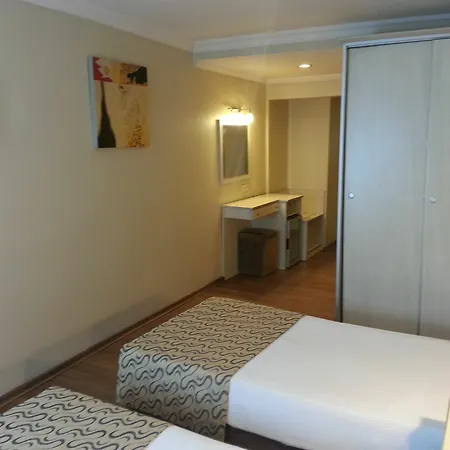 Hotel Grand Zeybek 3*