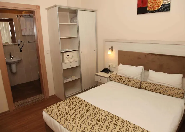 Hotel Grand Zeybek 3*