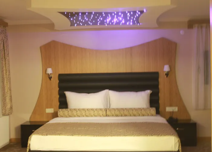 Hotel Grand Zeybek 3*