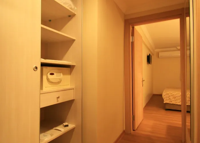 Отель Grand Zeybek 3*