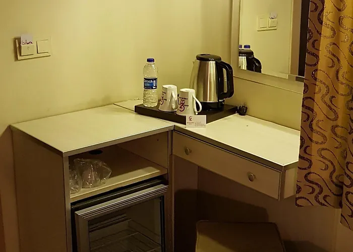 Grand Zeybek Esmirna