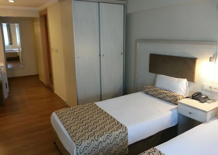 Hotel Grand Zeybek 3*